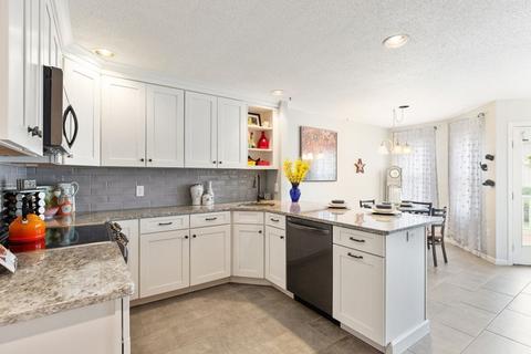 9 Carnation Cir #B, Reading, MA 01867 photo 12