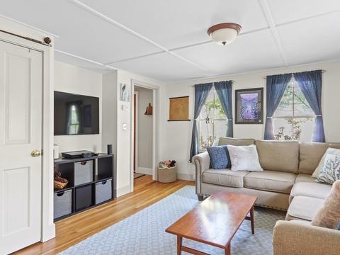 2 Jackson Pl, Framingham, MA 01701 photo 4