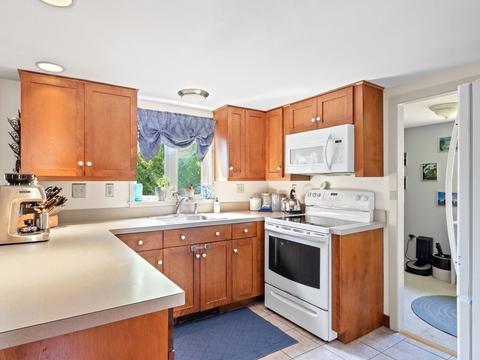 2 Jackson Pl, Framingham, MA 01701 photo 6