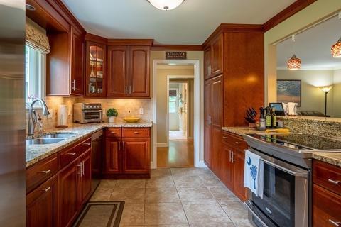 150 Manchester Ter, Springfield, MA 01108 photo 10