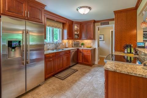 150 Manchester Ter, Springfield, MA 01108 photo 9