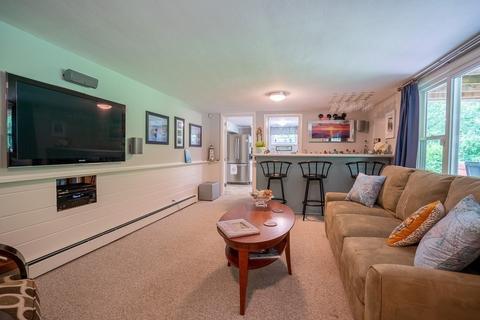 150 Manchester Ter, Springfield, MA 01108 photo 18