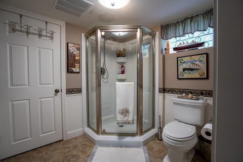 150 Manchester Ter, Springfield, MA 01108 photo 22