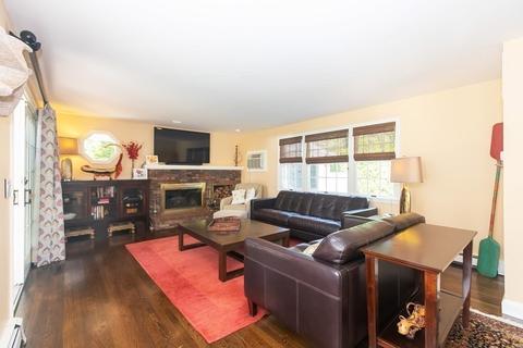 44 Scotland St, Hingham, MA 02043 photo 4
