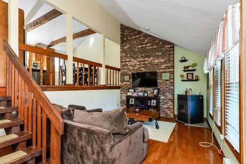 8 Dodge Rd, Sutton, MA 01590 photo 4