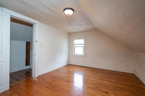 608 Dickinson St, Springfield, MA 01108 photo 7