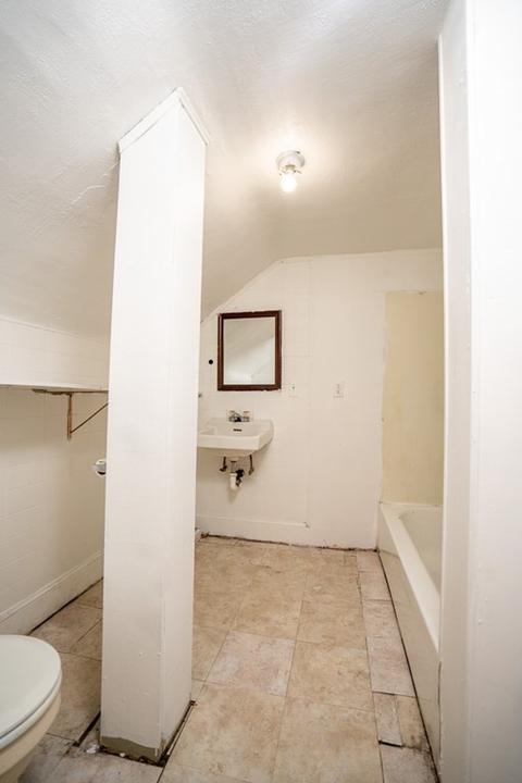 608 Dickinson St, Springfield, MA 01108 photo 9
