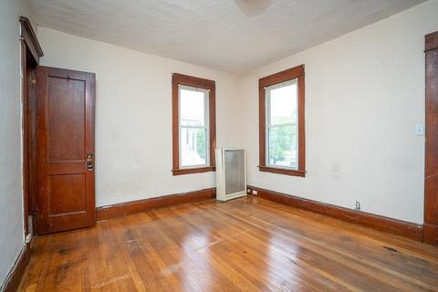 608 Dickinson St, Springfield, MA 01108 photo 17
