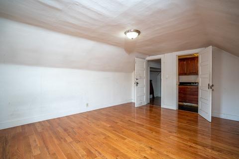 608 Dickinson St, Springfield, MA 01108 photo 12
