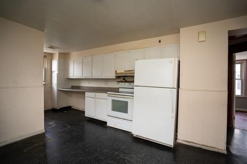 608 Dickinson St, Springfield, MA 01108 photo 30