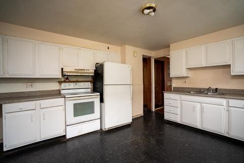 608 Dickinson St, Springfield, MA 01108 photo 29