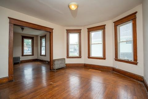 608 Dickinson St, Springfield, MA 01108 photo 13