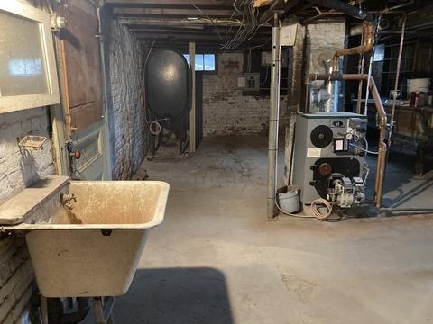 27 Grant St, Chicopee, MA 01013 photo 32