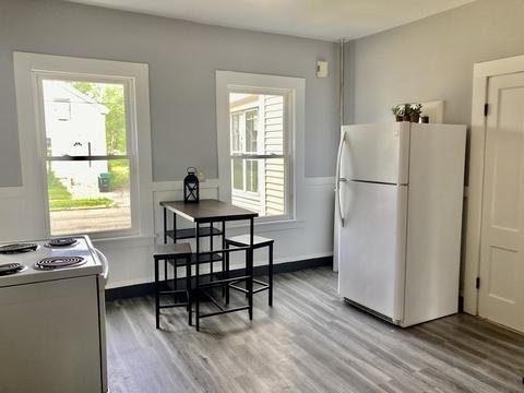 27 Grant St, Chicopee, MA 01013 photo 5