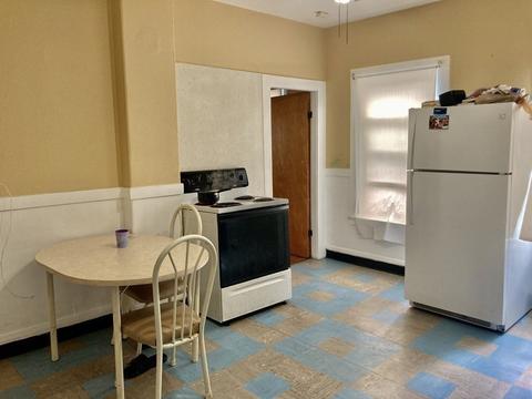 27 Grant St, Chicopee, MA 01013 photo 18