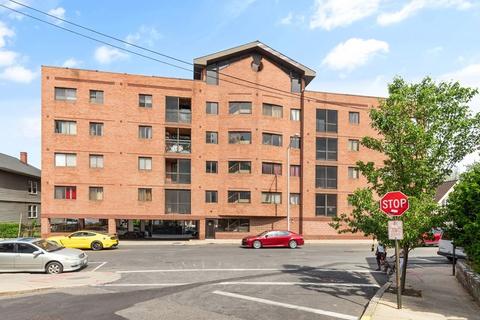 205 Ferry St #409, Everett, MA 02149 photo 1