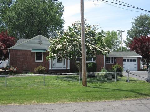 190 Delaney Ave, Chicopee, MA 01013 photo 2