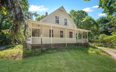 149 Leavitt St, Hingham, MA 02043 photo 1