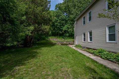 2 Maxwell Ct, Worcester, MA 01607 photo 3
