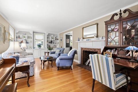15 Lewis St, Needham, MA 02492 photo 3