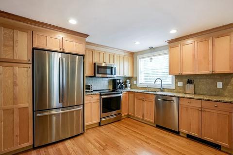 93 Mackintosh Ave, Needham, MA 02492 photo 3