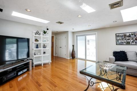 93 Mackintosh Ave, Needham, MA 02492 photo 14