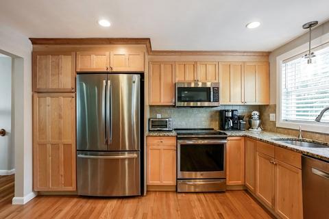 93 Mackintosh Ave, Needham, MA 02492 photo 4