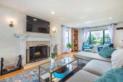 2 Gerald Rd, Stoneham, MA 02180 photo 2