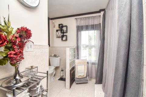 90 Jenness St, Springfield, MA 01104 photo 17