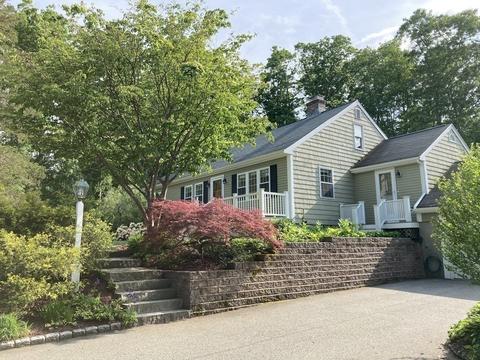 8 Meadow Rd, Sharon, MA 02067 photo 5