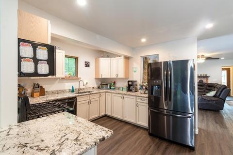 26 Page Ave, Ashburnham, MA 01430 photo 5