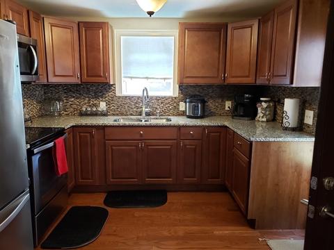 591 Union St, Springfield, MA 01109 photo 4