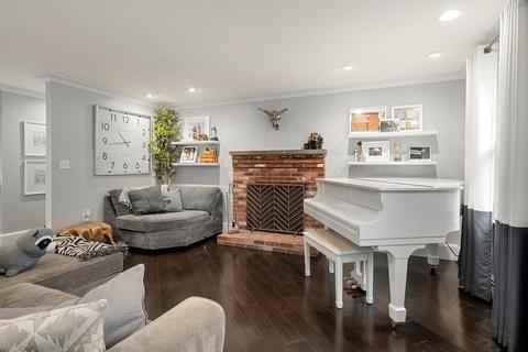 1 Leone Ln, Mendon, MA 01756 photo 10