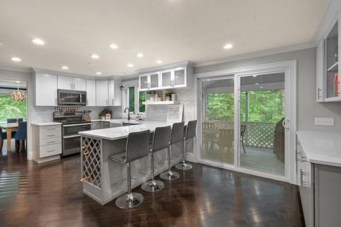 1 Leone Ln, Mendon, MA 01756 photo 12