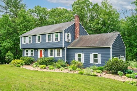1 Leone Ln, Mendon, MA 01756 photo 1