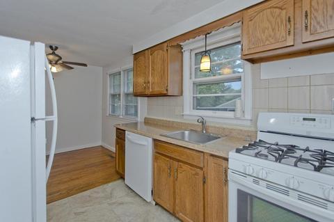 688 Parker St, Springfield, MA 01129 photo 32
