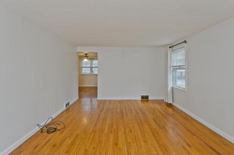 688 Parker St, Springfield, MA 01129 photo 9