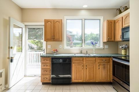 16 Henderson St, Needham, MA 02492 photo 11
