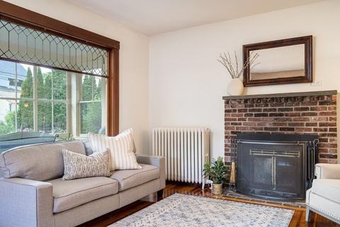 16 Henderson St, Needham, MA 02492 photo 6