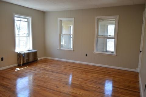 4 Maxwell Ct, Worcester, MA 01607 photo 5