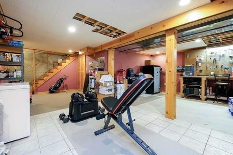 58 Emeline Ct, Springfield, MA 01128 photo 35