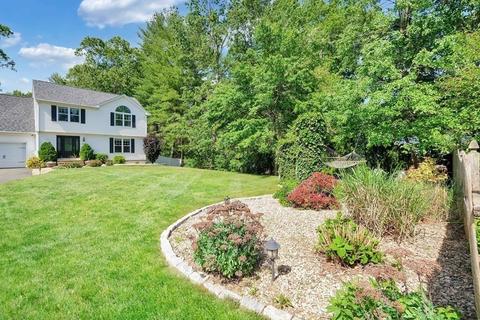 58 Emeline Ct, Springfield, MA 01128 photo 4