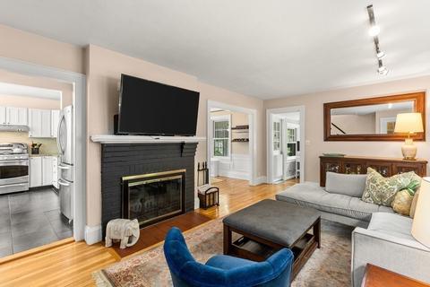24 Daniel St, Newton, MA 02459 photo 4