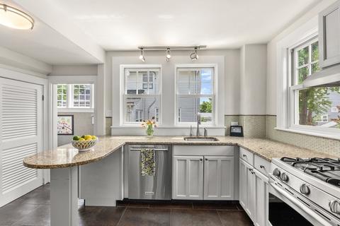 24 Daniel St, Newton, MA 02459 photo 10