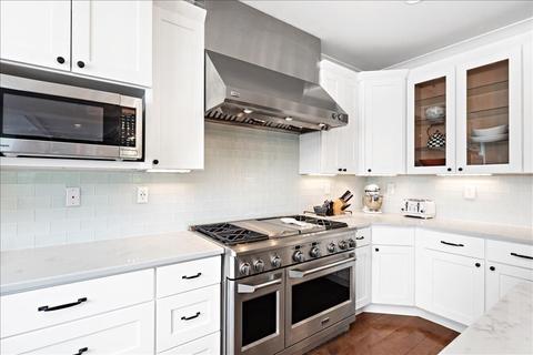 8 Planters Ln, Hingham, MA 02043 photo 4