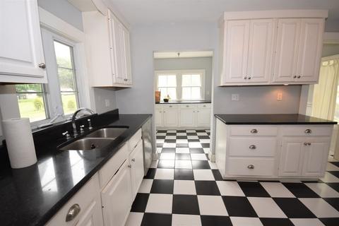 388 Pine St, Amherst, MA 01002 photo 9