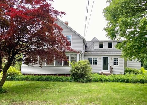 388 Pine St, Amherst, MA 01002 photo 1