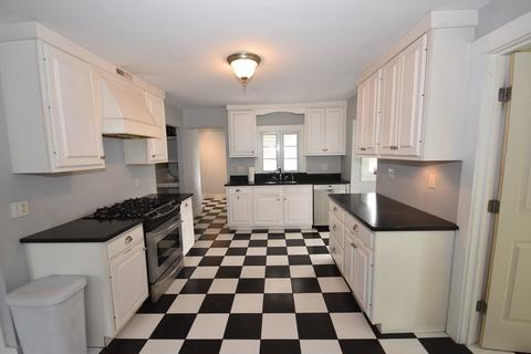 388 Pine St, Amherst, MA 01002 photo 10