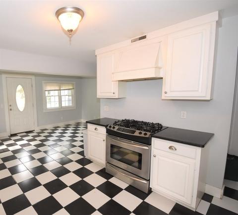 388 Pine St, Amherst, MA 01002 photo 11