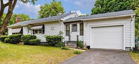 135 Lloyd Ave, Springfield, MA 01119 photo 1